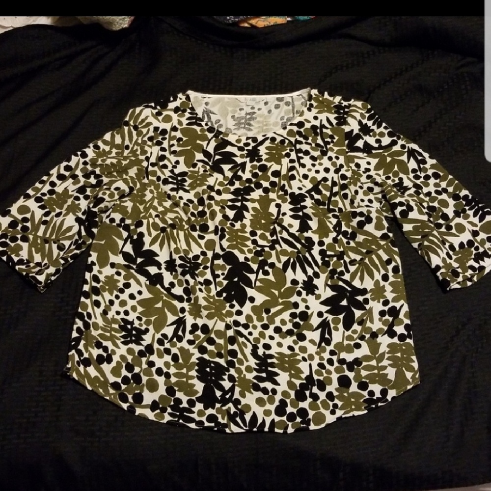 Beautiful botanical top